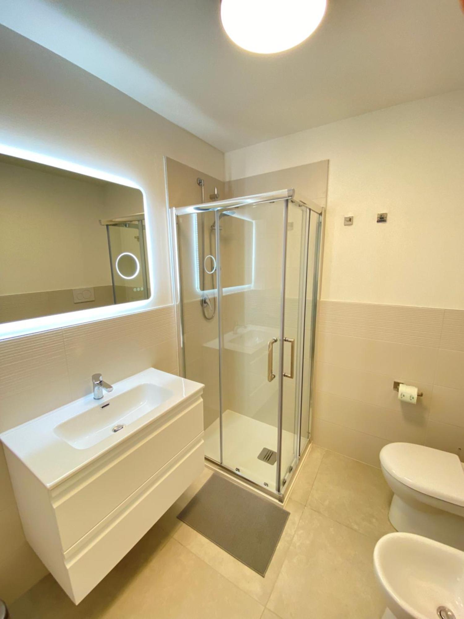 Residence Millefiori Линяно Сабиадоро Екстериор снимка